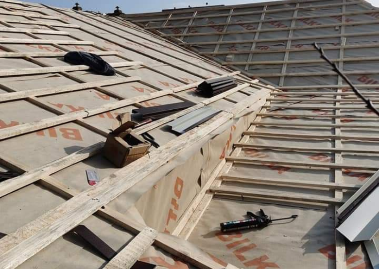 Firma reparatii acoperisuri, interventii urgente.